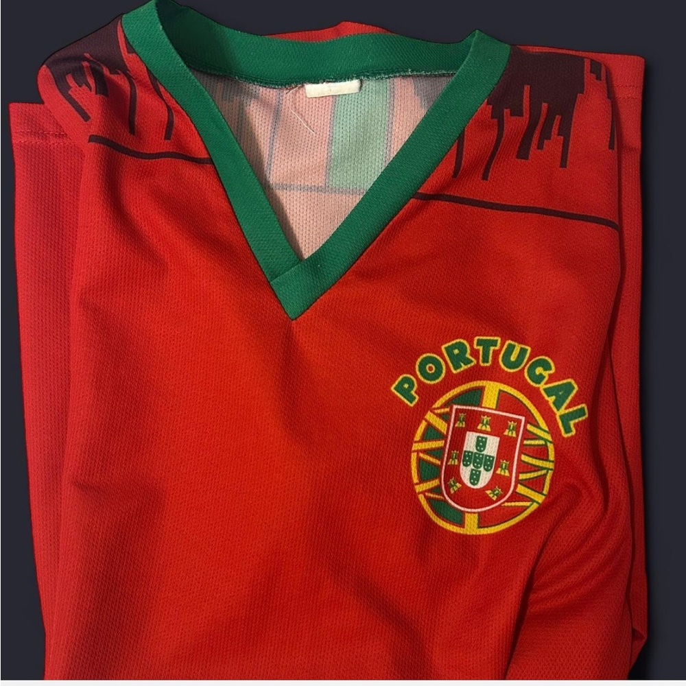 Portugal Red Soccer Jersey 2000/2001